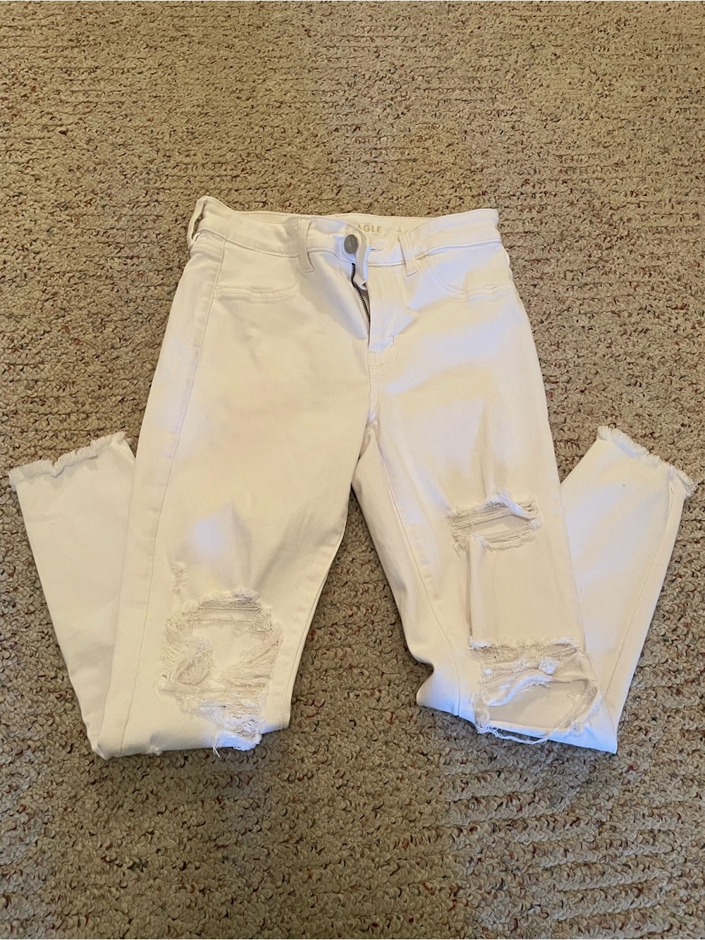 American Eagle White Distressed Women's Jeans size 8 short